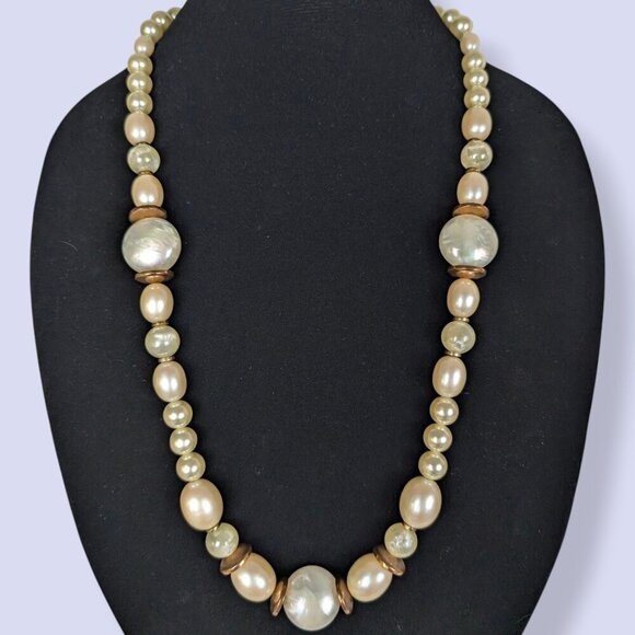 Vintage Lucite Moonglow & Glass Pearl Necklace - Picture 2 of 8